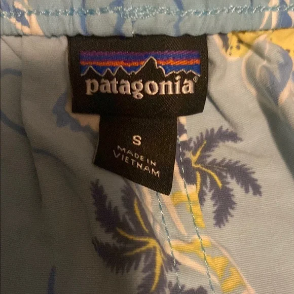 Patagonia Blue and Yellow Print Athletic Shorts Woman Small - Picture 3 of 5